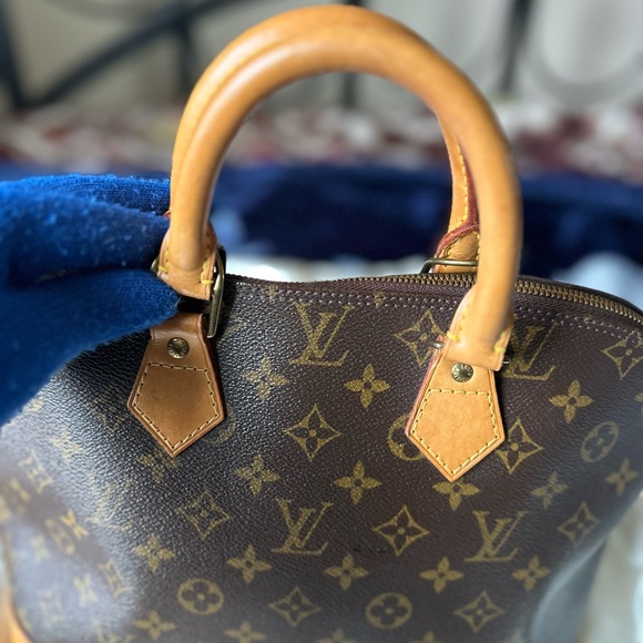 Louis Vuitton Monogram Alma PM - Picture 14 of 16